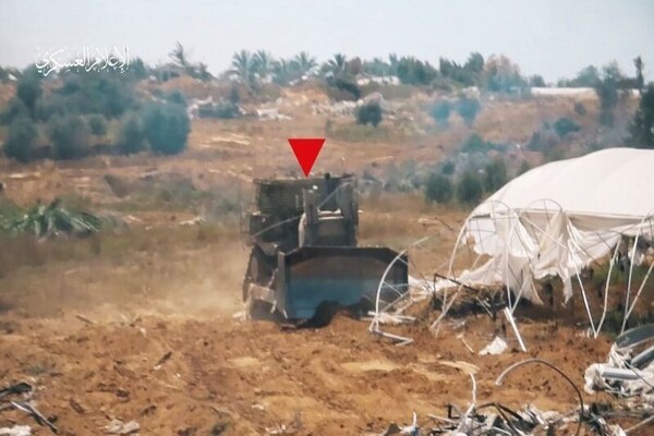 القسام تقنص سائق جرافة عسكرية صهيونية